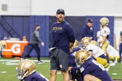 College football: Notre Dame OC to coach Troy