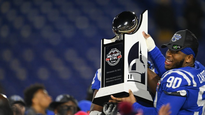 college football bowl: military bowl trophy
