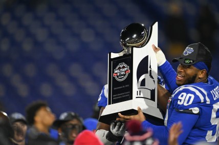 college football bowl: military bowl trophy