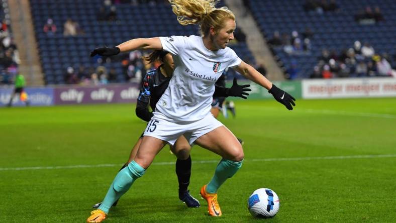 Mar 25, 2022; Bridgeview, IL, USA; Kansas City Current midfielder Sam Mewis (15) runs the ball during first half against Chicago Red Stars in a NWSL Challenge Cup match at SeatGeek Stadium. Mandatory Credit: Daniel Bartel-USA TODAY Sports