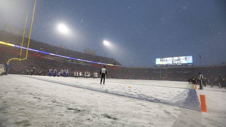 Snow started before the game and slowly filled the field as the Bills took on the Cincinnati Bengals at home in Orchard Park on Jan. 22.

Wide Snow Highmark Stadium