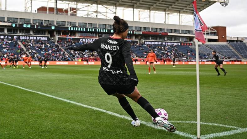 Chicago Red Stars forward Mallory Swanson (9) is seen taking a corner kick during the game at SeatGeek Stadium. Mandatory Credit: Daniel Bartel-USA TODAY Sports