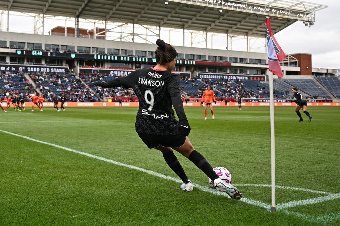 Chicago Red Stars forward Mallory Swanson (9) is seen taking a corner kick during the game at SeatGeek Stadium. Mandatory Credit: Daniel Bartel-USA TODAY Sports