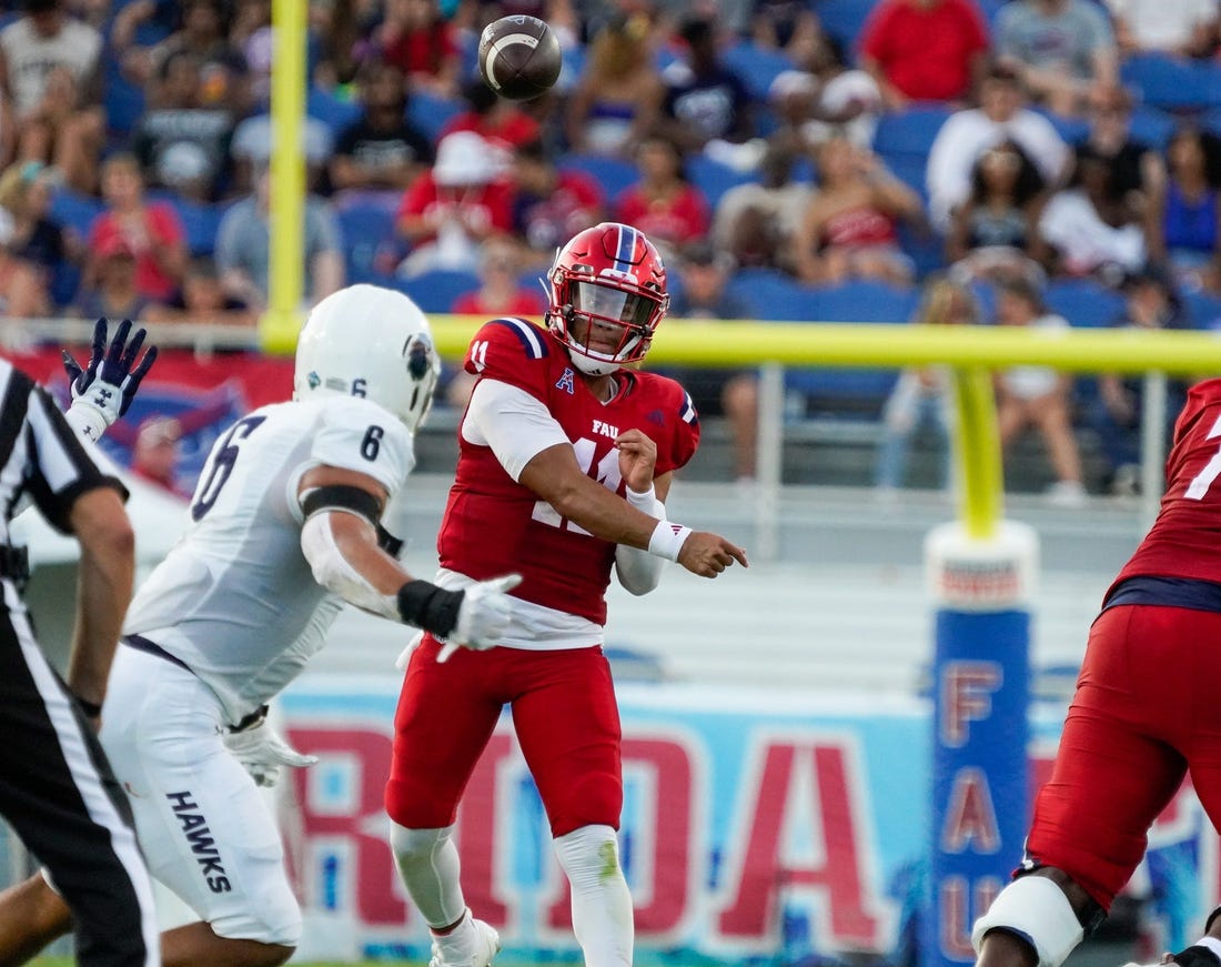 Florida Atlantic quarterback Casey Thompson (11) passes during the second quarter against Monmouth at FAU Stadium on Saturday, September 2, 2023, in Boca Raton, FL.