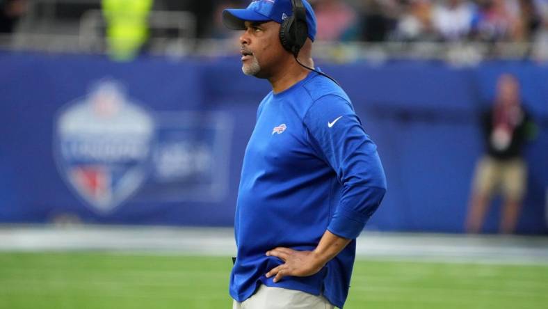 Oct 8, 2023; London United Kingdom, Buffalo Bills defensive line coach Eric Washington reacts in the second half against the Jacksonville Jaguars during an NFL International Series game at Tottenham Hotspur Stadium. Mandatory Credit: Kirby Lee-USA TODAY Sports