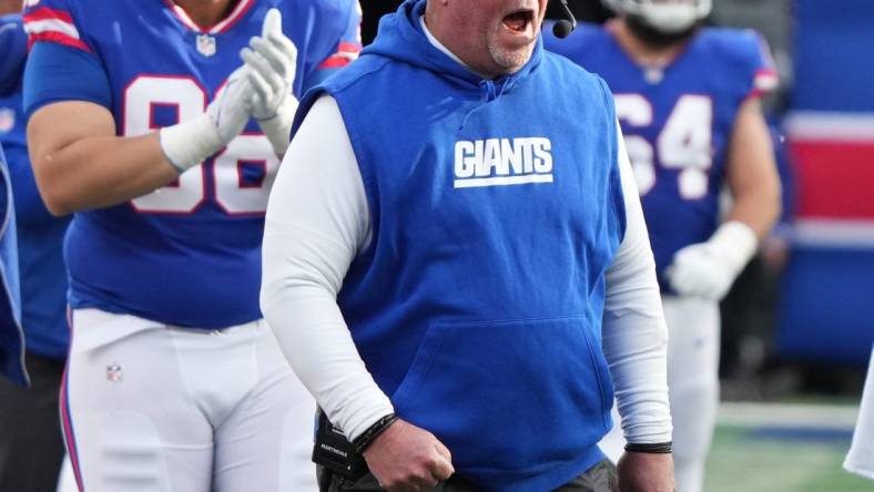 East Rutherford, NJ     October 22, 2023 -- Giants defensive coordinator Wink Martindale after a stop on a fourth down play that sealed the game for the Giants. The NY Giants host the Washington Commanders at MetLife Stadium in East Rutherford, NJ on October 22, 2023.