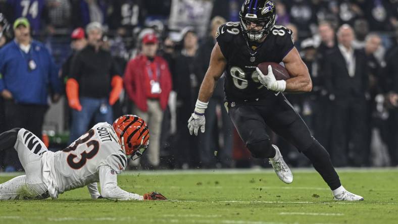 Baltimore Ravens tight end Mark Andrews (89) runs after a first half catch against the Cincinnati Bengals on Nov. 16, his final game of the regular season due to an ankle injury. Mandatory Credit: Tommy Gilligan-USA TODAY Sports