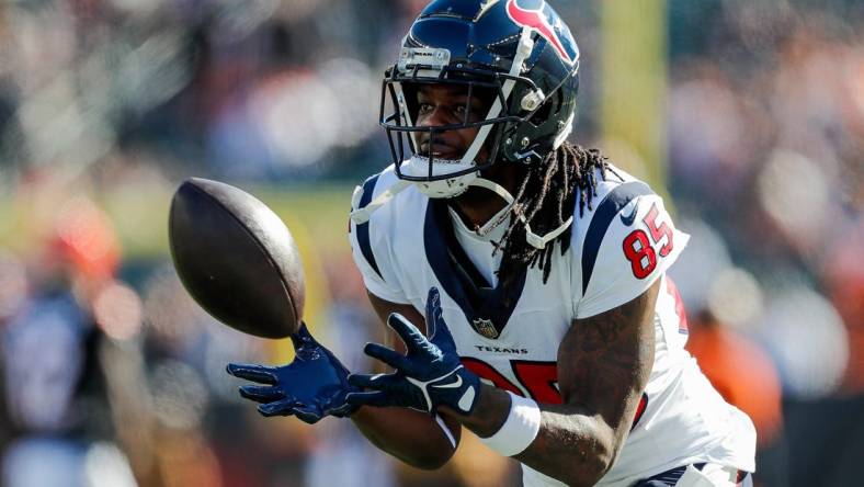 Nov 12, 2023; Cincinnati, Ohio, USA; Houston Texans wide receiver Noah Brown (85) catches a pass during warmups before the game against the Cincinnati Bengals at Paycor Stadium. Mandatory Credit: Katie Stratman-USA TODAY Sports