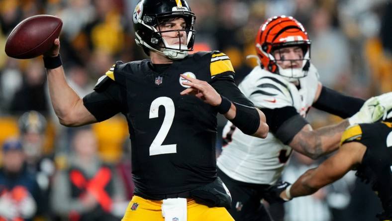 Pittsburgh Steelers quarterback Mason Rudolph (2) throws in the third quarter during a Week 16 NFL football game between the Cincinnati Bengals and the Pittsburgh Steelersl, Saturday, Dec. 23, 2023, at Acrisure Stadium in Pittsburgh, Pa.