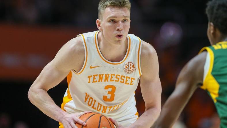 Jan 2, 2024; Knoxville, Tennessee, USA; Tennessee Volunteers guard Dalton Knecht (3) looks to pass the ball against the Norfolk State Spartans during the first half at Thompson-Boling Arena at Food City Center. Mandatory Credit: Randy Sartin-USA TODAY Sports