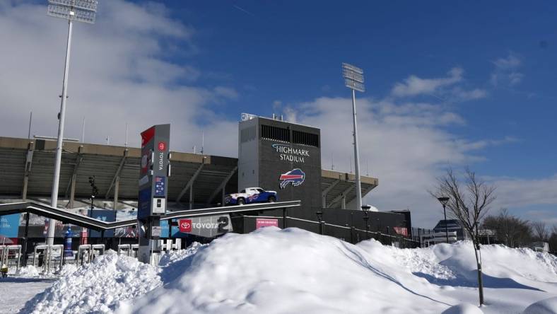 Jan 15, 2024; Orchard Park, New York, USA; Snow outside of Highmark Stadium during a 2024 AFC wild card game between the Pittsburgh Steelers and the Buffalo Bills. Mandatory Credit: Kirby Lee-USA TODAY Sports