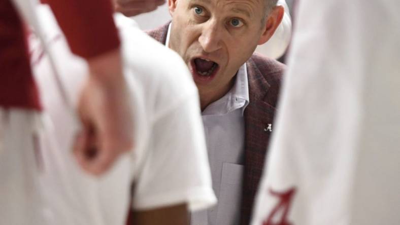 Jan 16, 2024; Tuscaloosa, Alabama, USA; Alabama head coach Nate Oats talks to his team during a timeout as they play Missouri at Coleman Coliseum. Mandatory Credit: Gary Cosby Jr.-USA TODAY Sports