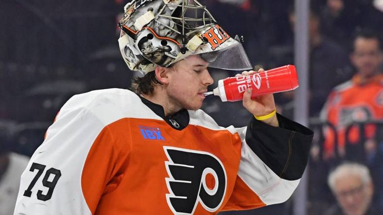 Jan 8, 2024; Philadelphia, Pennsylvania, USA; Philadelphia Flyers goaltender Carter Hart (79) against the Pittsburgh Penguins at Wells Fargo Center. Mandatory Credit: Eric Hartline-USA TODAY Sports