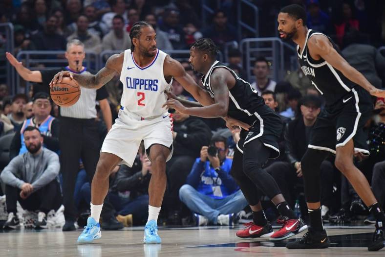 Kawhi Leonard takes over in fourth as Clippers stun Nets