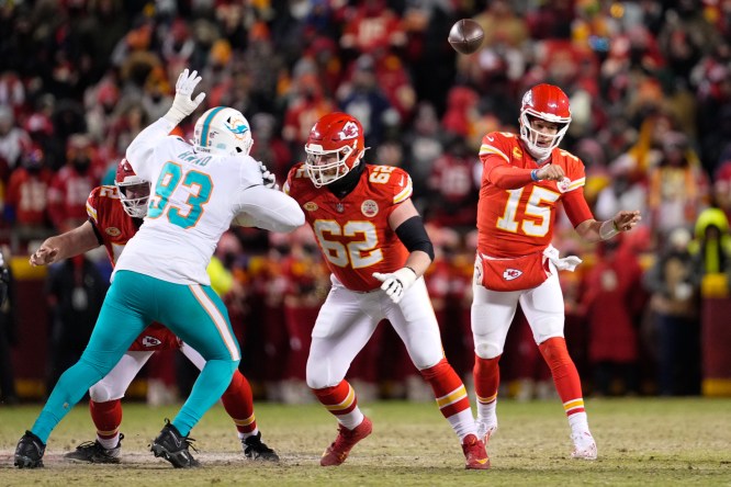 NFL: AFC Wild Card Round-Miami Dolphins at Kansas City Chiefs