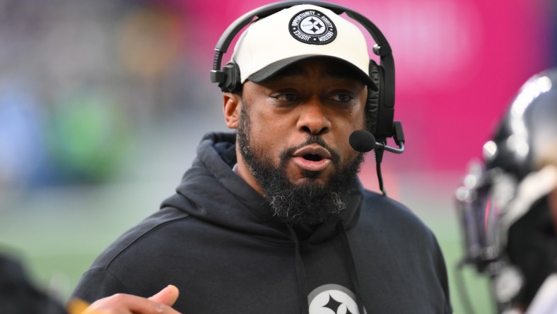 Pittsburgh Steelers head coach Mike Tomlin