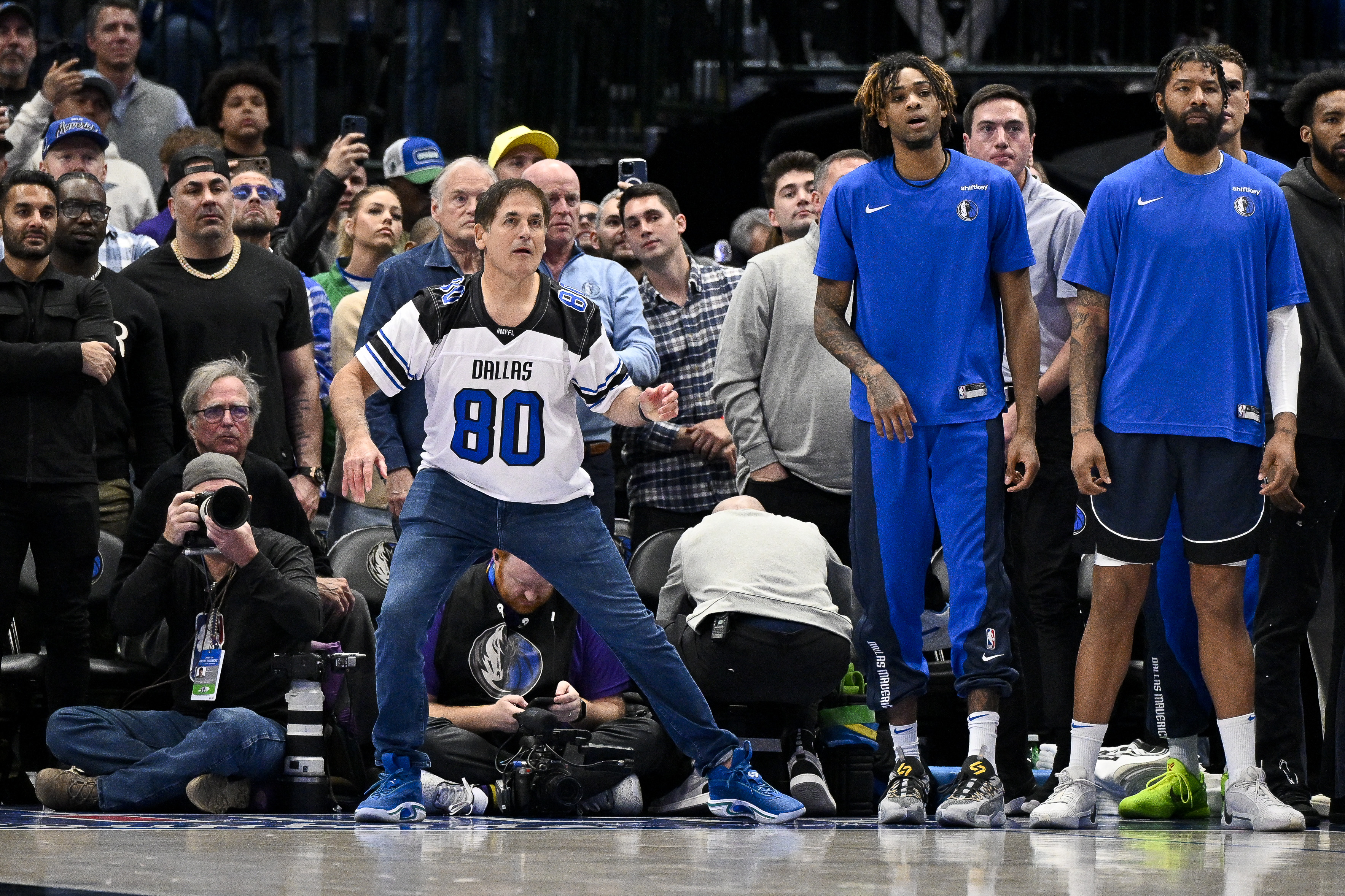 mark cuban: cuban at mavericks game