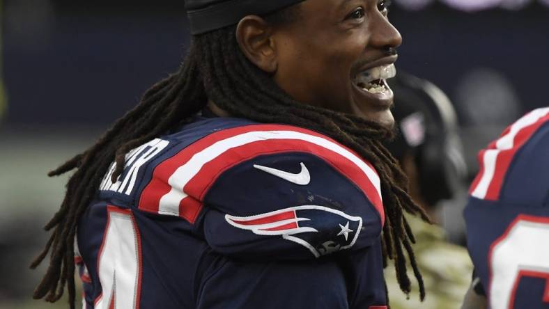 Nov 14, 2021; New England Patriots outside linebacker Dont'a Hightower (54) laughs on the sidelines during the second half against the Cleveland Browns at Gillette Stadium. Foxborough, Massachusetts, USA;  Mandatory Credit: Bob DeChiara-USA TODAY Sports