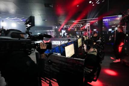 Livestreamed on the main stage, the LA Thieves play the London Royal Ravens during the Call of Duty League Pro-Am Classic esports tournament at Belong Gaming Arena in Columbus on May 6, 2022.

Call Of Duty Esports Tournament