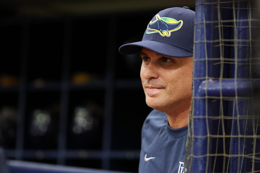 Tampa Bay Rays extend contracts of Kevin Cash, Erik Neander