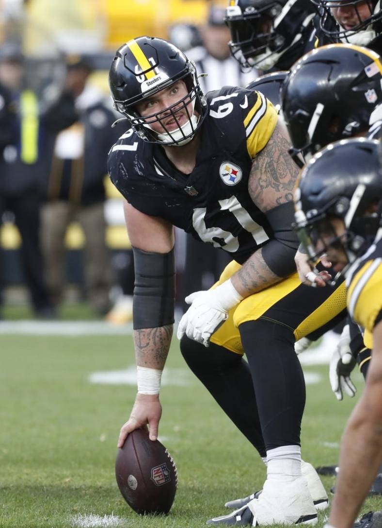 Dec 3, 2023; Pittsburgh, Pennsylvania, USA; Pittsburgh Steelers center Mason Cole (61) looks down the line of scrimmage against the Arizona Cardinals during the third quarter at Acrisure Stadium. Mandatory Credit: Charles LeClaire-USA TODAY Sports