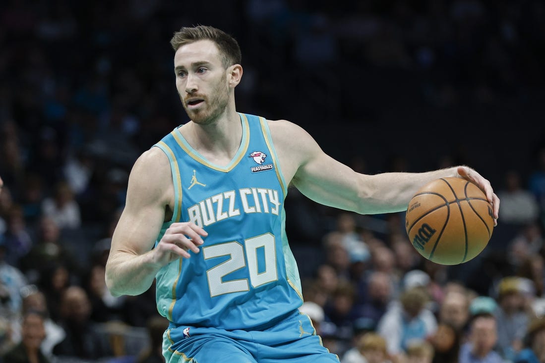 Dec 15, 2023; Charlotte, North Carolina, USA; Charlotte Hornets forward Gordon Hayward (20) runs the offense against the New Orleans Pelicans during the first quarter at Spectrum Center. Mandatory Credit: Nell Redmond-USA TODAY Sports