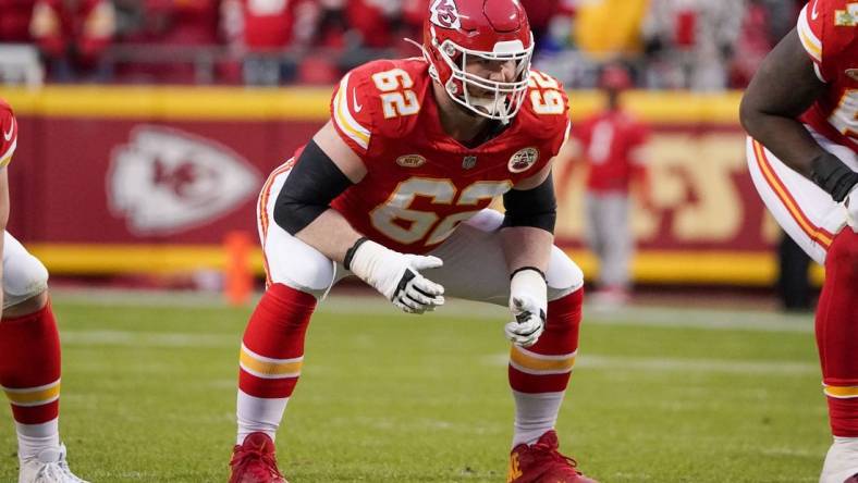 Dec 10, 2023; Kansas City, Missouri, USA; Kansas City Chiefs guard Joe Thuney (62) at the line of scrimmage against the Buffalo Bills during the game at GEHA Field at Arrowhead Stadium. Mandatory Credit: Denny Medley-USA TODAY Sports