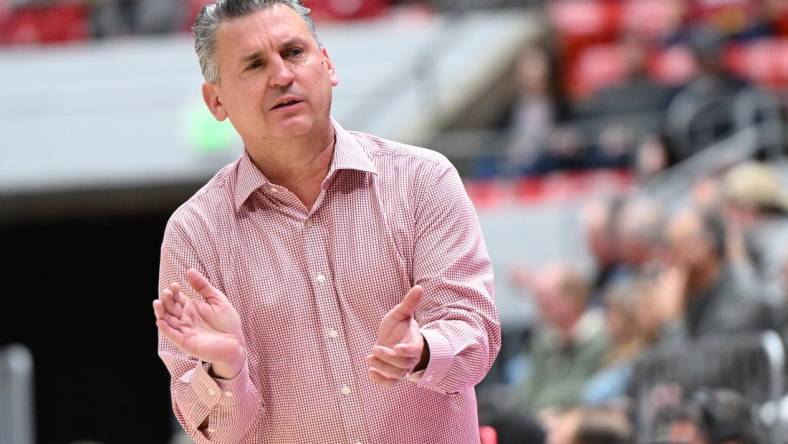 Jan 27, 2024; Pullman, Washington, USA; Washington State Cougars head coach Kyle Smith looks on during a game against the Colorado Buffaloes in the second half at Friel Court at Beasley Coliseum. Washington State won 78-69. Mandatory Credit: James Snook-USA TODAY Sports