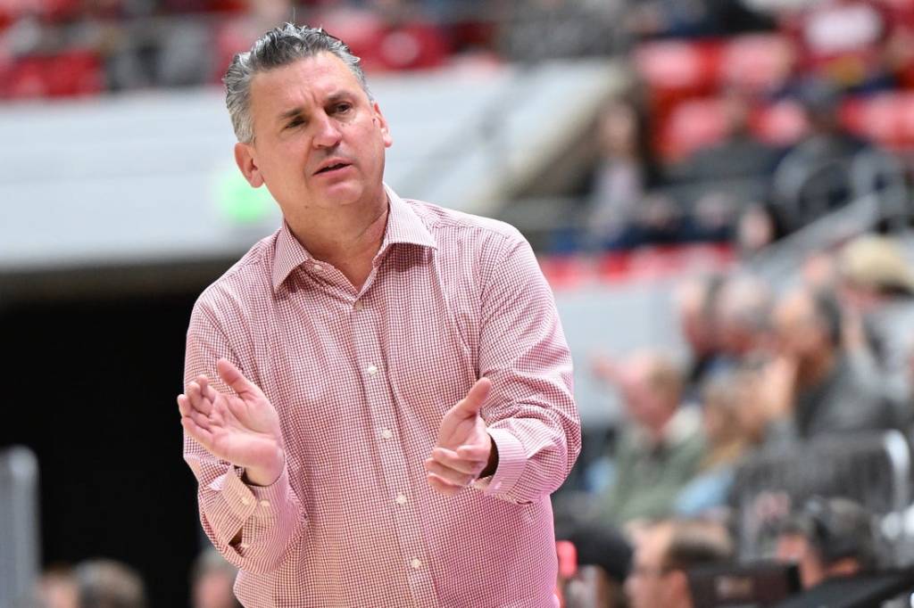 Jan 27, 2024; Pullman, Washington, USA; Washington State Cougars head coach Kyle Smith looks on during a game against the Colorado Buffaloes in the second half at Friel Court at Beasley Coliseum. Washington State won 78-69. Mandatory Credit: James Snook-USA TODAY Sports