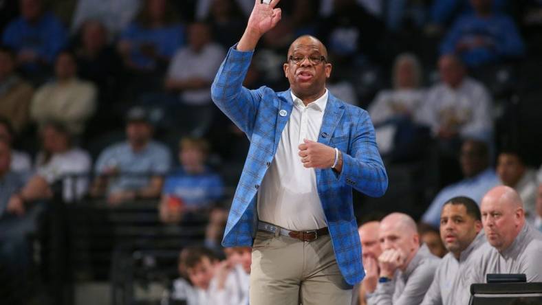 Jan 30, 2024; Atlanta, Georgia, USA; North Carolina Tar Heels head coach Hubert Davis calls a play against the Georgia Tech Yellow Jackets in the first half at McCamish Pavilion. Mandatory Credit: Brett Davis-USA TODAY Sports