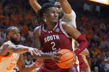 Jan 30, 2024; Knoxville, Tennessee, USA; South Carolina Gamecocks forward B.J. Mack (2) moves the ball against the Tennessee Volunteers during the second half at Thompson-Boling Arena at Food City Center. Mandatory Credit: Randy Sartin-USA TODAY Sports