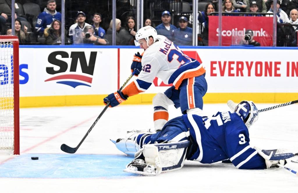 Feb 5, 2024; Toronto, Ontario, CAN;   New York Islanders forward Kyle MacLean (32) scores a goal past Toronto Maple Leafs goalie Ilya Samsonov (35) in the second period at Scotiabank Arena. Mandatory Credit: Dan Hamilton-USA TODAY Sports