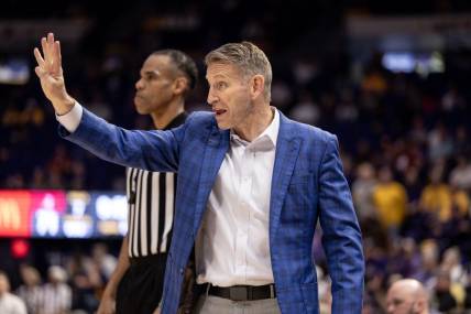 Feb 10, 2024; Baton Rouge, Louisiana, USA;  Alabama Crimson Tide head coach Nate Oats calls in a play during the second half against the LSU Tigers at Pete Maravich Assembly Center. Mandatory Credit: Stephen Lew-USA TODAY Sports