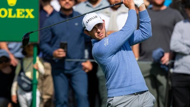 Feb 15, 2024; Pacific Palisades, California, USA; Patrick Cantlay plays on the tenth hole during the first round of The Genesis Invitational golf tournament. Mandatory Credit: Jason Parkhurst-USA TODAY Sports