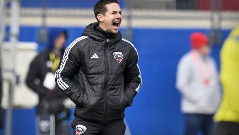 Feb 17, 2024; Frisco, TX, USA; FC Dallas head coach Troy Lesesne yells at his team during the first half against the D.C. United at the Toyota Stadium. Mandatory Credit: Jerome Miron-USA TODAY Sports