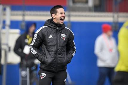 Feb 17, 2024; Frisco, TX, USA; FC Dallas head coach Troy Lesesne yells at his team during the first half against the D.C. United at the Toyota Stadium. Mandatory Credit: Jerome Miron-USA TODAY Sports