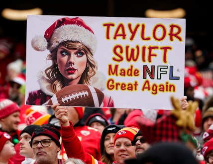 Score big with Taylor Swift Super Bowl bingo: Free download for all