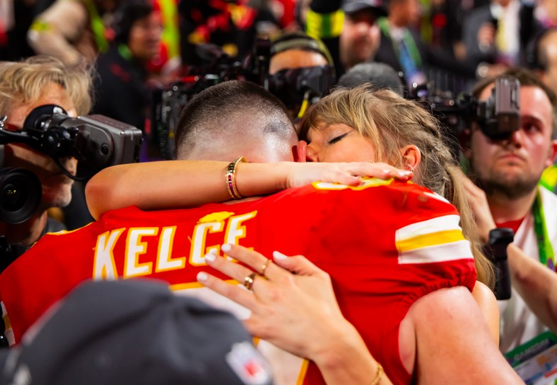 Travis Kelce, Taylor Swift