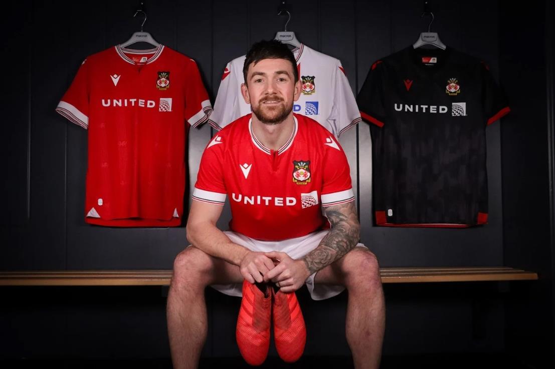 Jack Marriott signs with Wrexham.