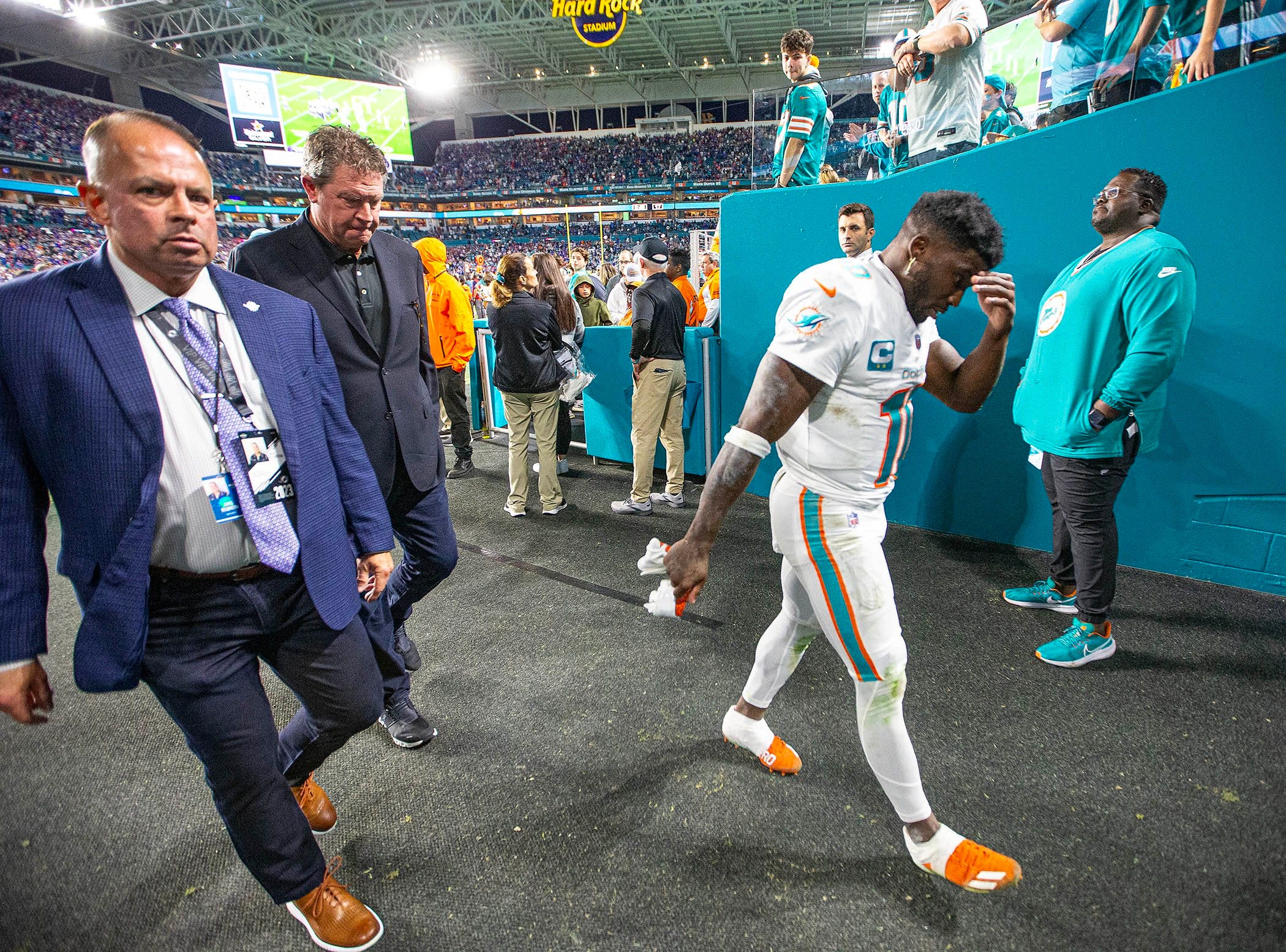 Dolphins Star Tyreek Hill Being Sued After Wild Football Lesson Led To ...