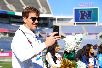 New York Giants legend Eli Manning goes viral with hilarious hip-hop freestyle that mocks Tom Brady