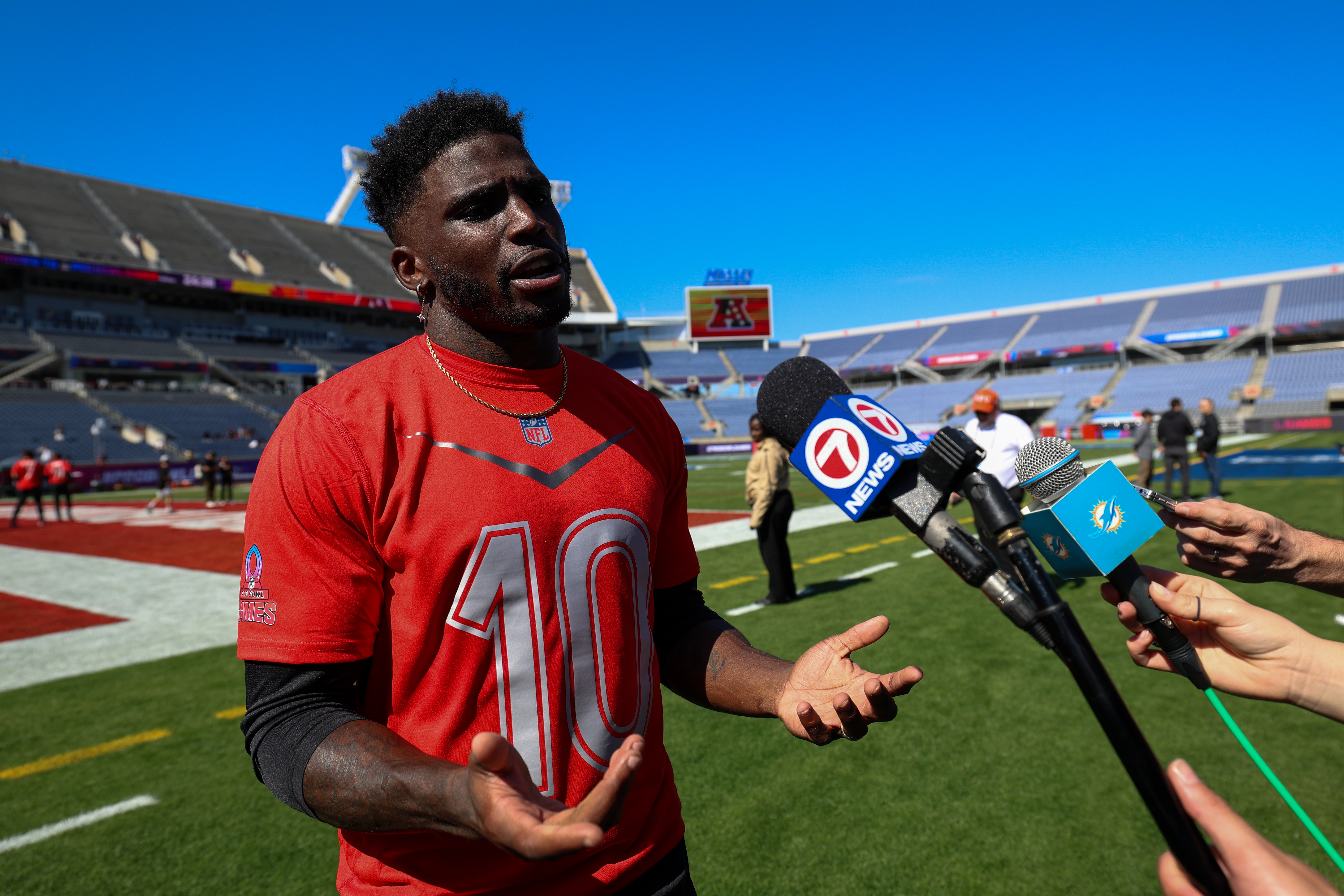 tyreek hill, miami dolphins