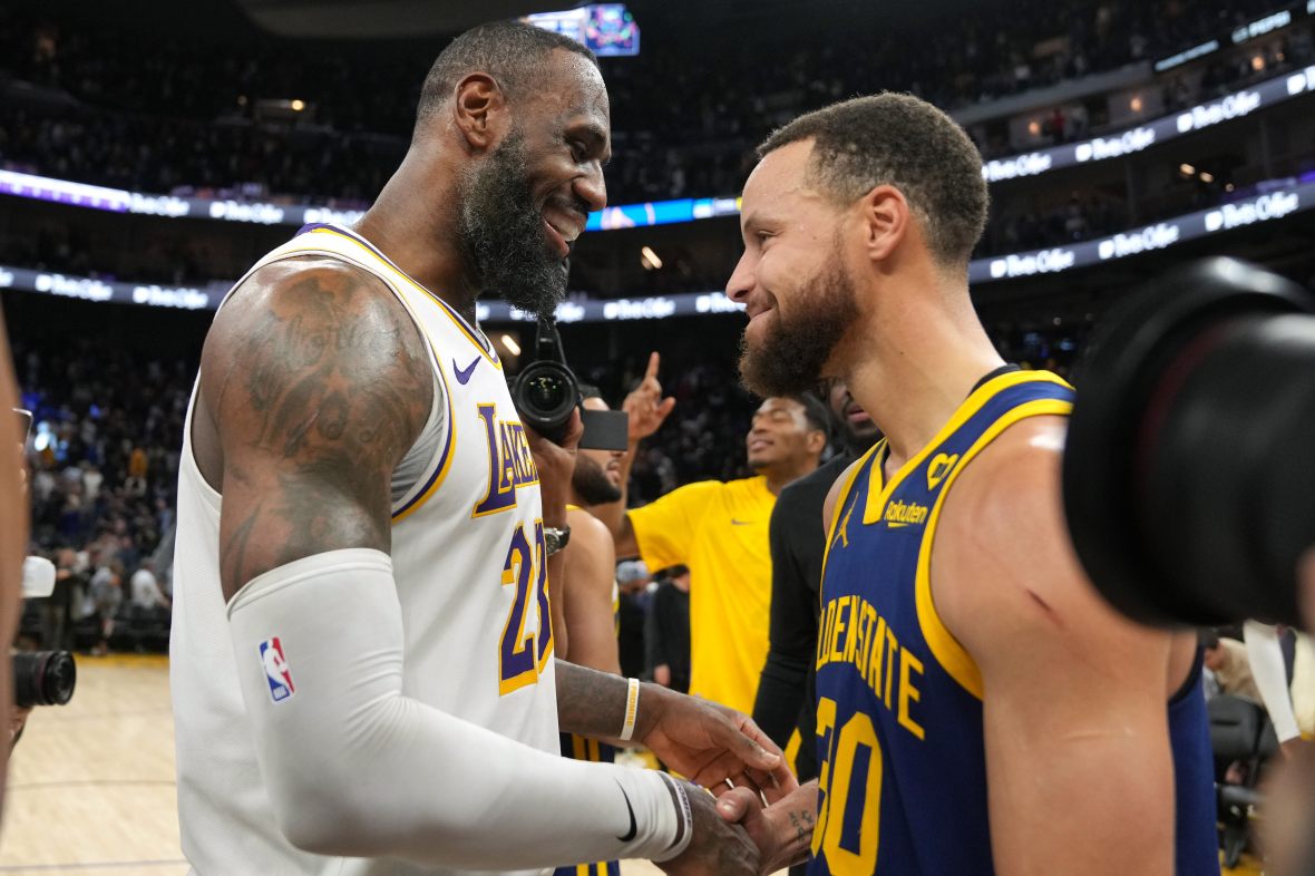 Los Angeles Lakers' LeBron James and Stephen Curry of the Golden State Warriors
