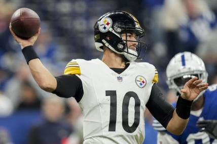 Dec 16, 2023; Indianapolis, Indiana, USA; Pittsburgh Steelers quarterback Mitch Trubisky (10) draws back to pass against the Pittsburgh Steelers at Lucas Oil Stadium. Mandatory Credit: Grace Hollars-USA TODAY Sports