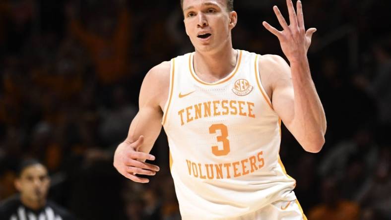 Tennessee's Dalton Knecht (3) reacts after scoring in the NCAA basketball game against Florida on Tuesday, January 16, 2024 in Knoxville, Tenn.