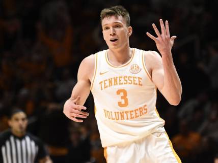 Tennessee's Dalton Knecht (3) reacts after scoring in the NCAA basketball game against Florida on Tuesday, January 16, 2024 in Knoxville, Tenn.