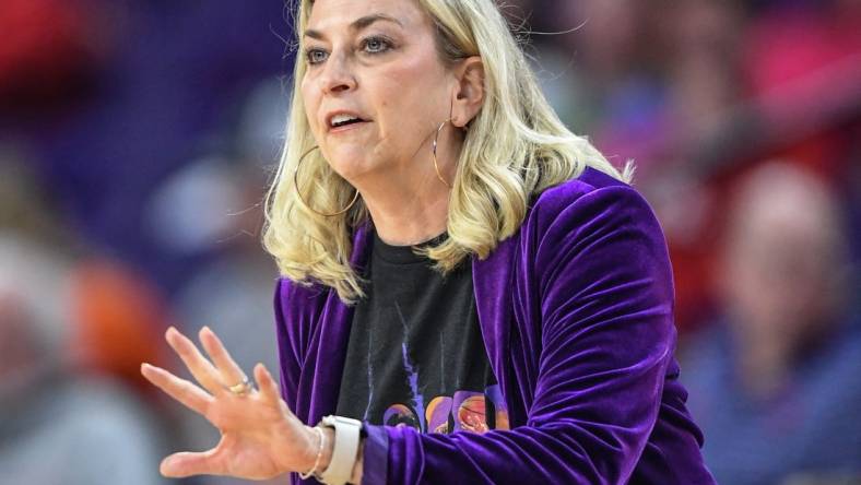 Jan 25, 2024; Clemson, South Carolina, USA; Clemson Coach Amanda Butler communicates with players in the game with NC State during the first quarter at Littlejohn Coliseum. Mandatory Credit: Ken Ruinard-USA TODAY Sports