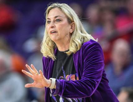 Jan 25, 2024; Clemson, South Carolina, USA; Clemson Coach Amanda Butler communicates with players in the game with NC State during the first quarter at Littlejohn Coliseum. Mandatory Credit: Ken Ruinard-USA TODAY Sports