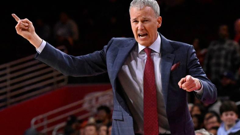 Feb 15, 2024; Los Angeles, California, USA; Southern California Trojans head coach Andy Enfield reacts against the Utah Utes during the second half of an NCAA basketball game at Galen Center. Mandatory Credit: Alex Gallardo-USA TODAY Sports