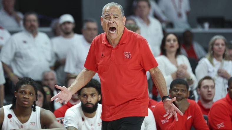 Feb 27, 2024; Houston, Texas, USA; Houston Cougars head coach Kelvin Sampson reacts during the second half against the Cincinnati Bearcats at Fertitta Center. Mandatory Credit: Troy Taormina-USA TODAY Sports